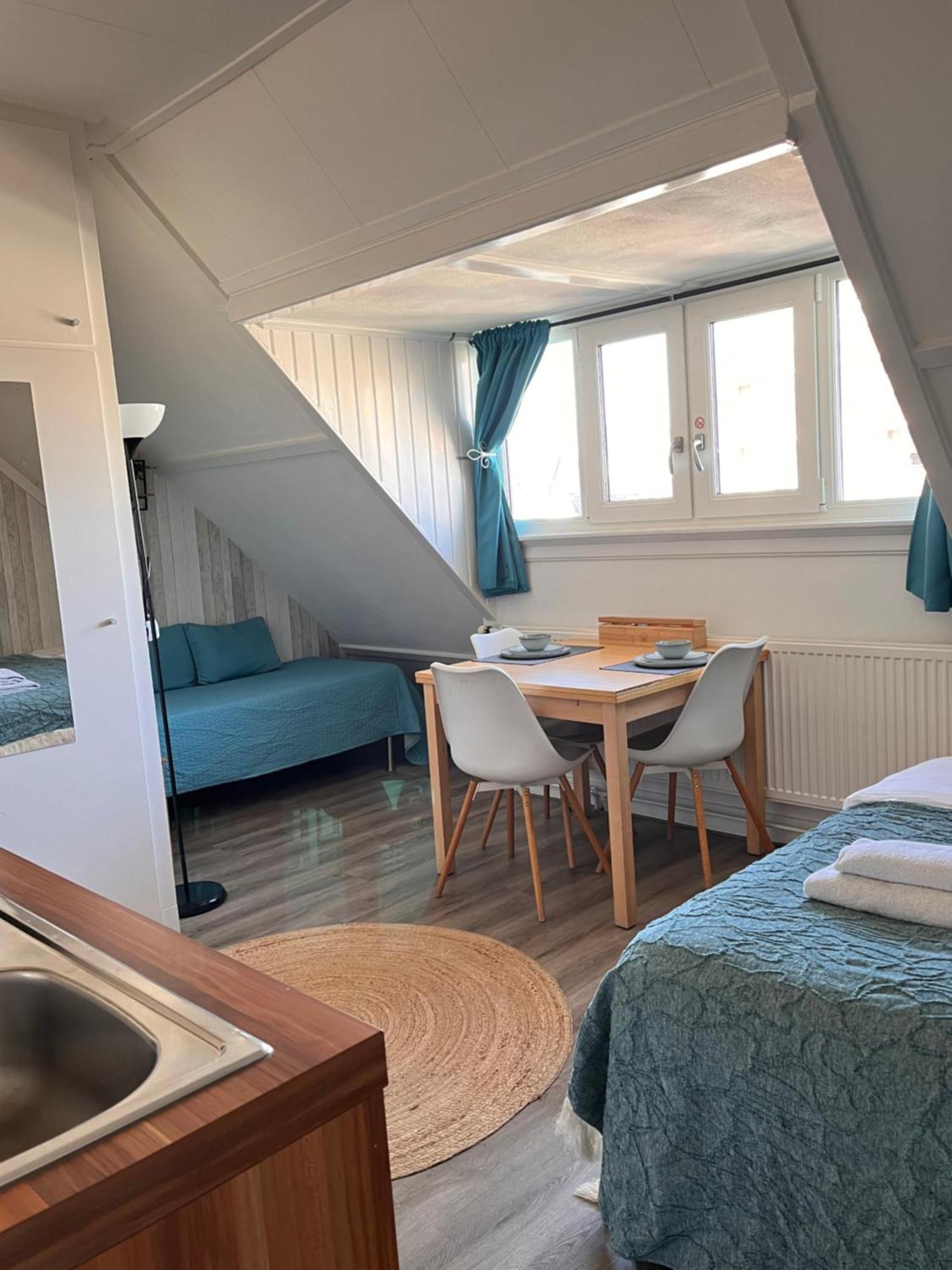 Bed&Breakfast Hotel Zandvoort Bed & Breakfast 2*